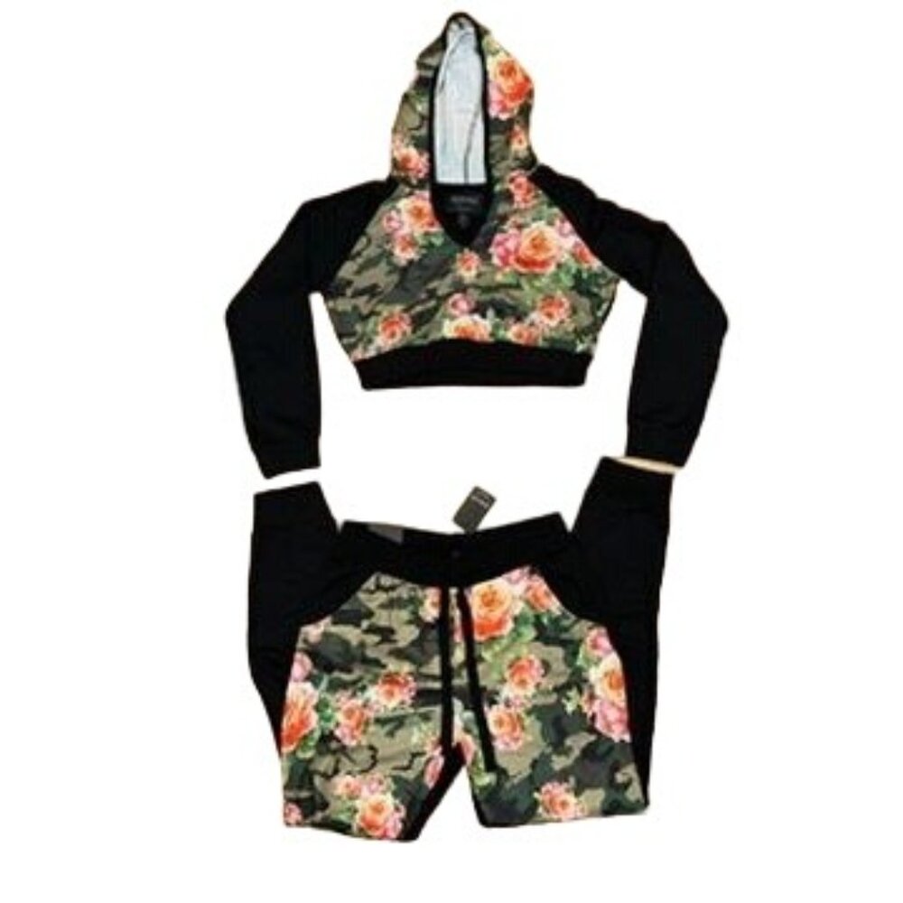 Red Fox Black Camo Floral Cropped Hooded Sweater and Jogger Set Size XL Womens
